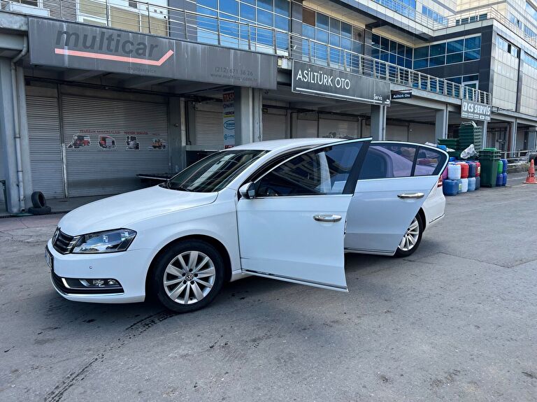 VOLKSWAGEN PASSAT
