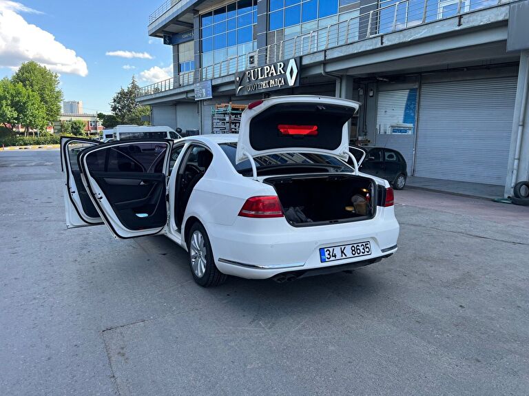 VOLKSWAGEN PASSAT