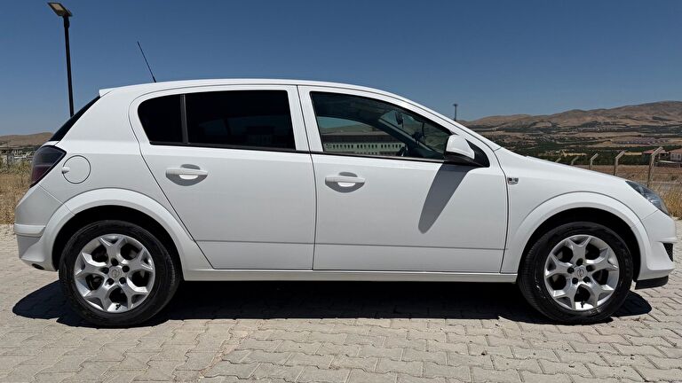 OPEL ASTRA CLASSIC III
