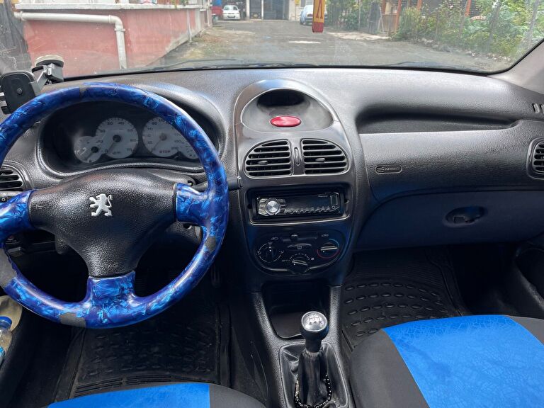PEUGEOT 206