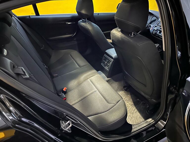 BMW 1 SERISI
