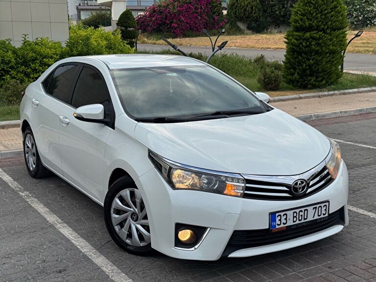 TOYOTA COROLLA