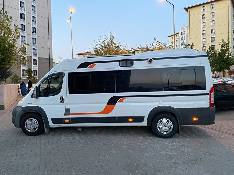 PEUGEOT BOXER