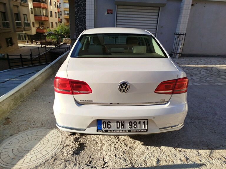 VOLKSWAGEN PASSAT
