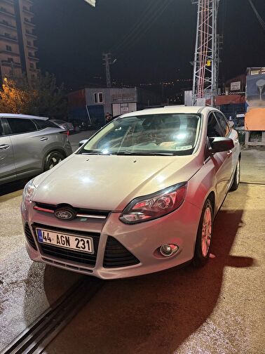 FORD FOCUS