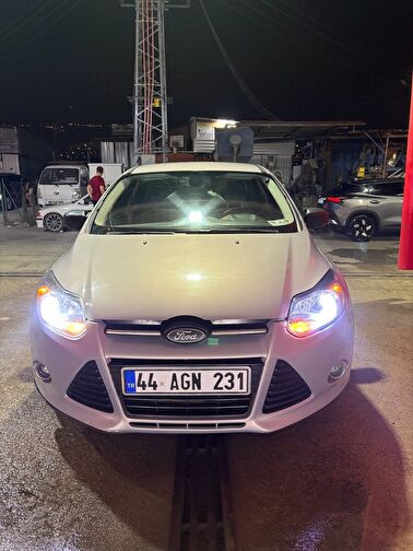 FORD FOCUS