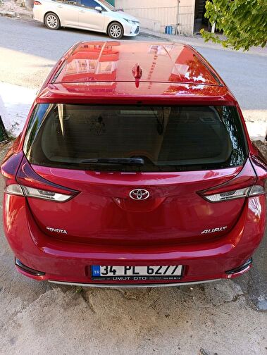 TOYOTA AURIS