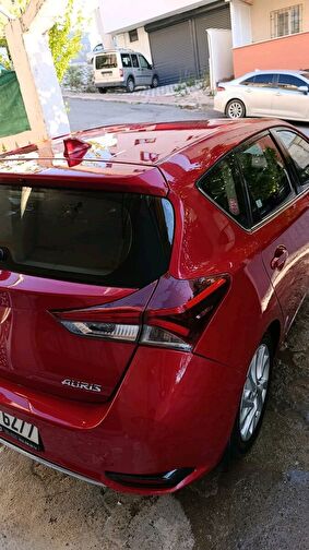 TOYOTA AURIS
