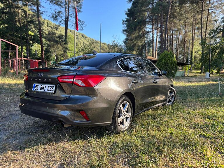 FORD FOCUS