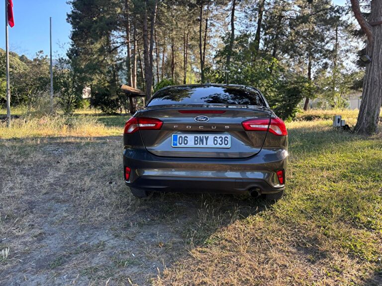 FORD FOCUS