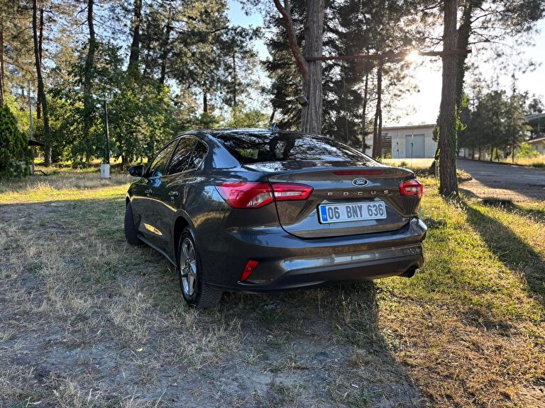 FORD FOCUS