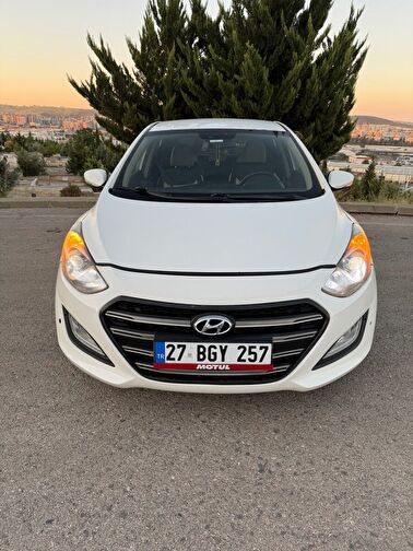 HYUNDAI I30