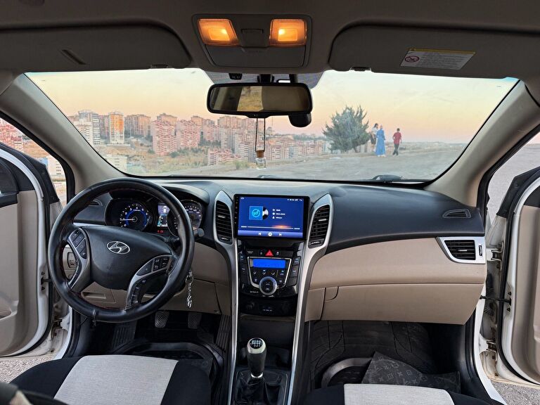HYUNDAI I30
