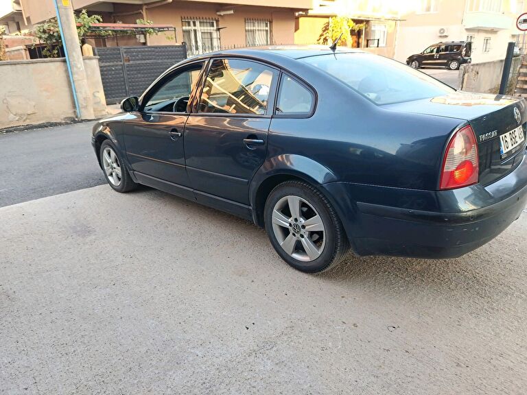 VOLKSWAGEN PASSAT