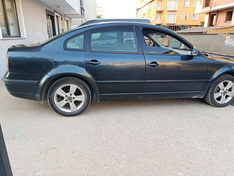 VOLKSWAGEN PASSAT