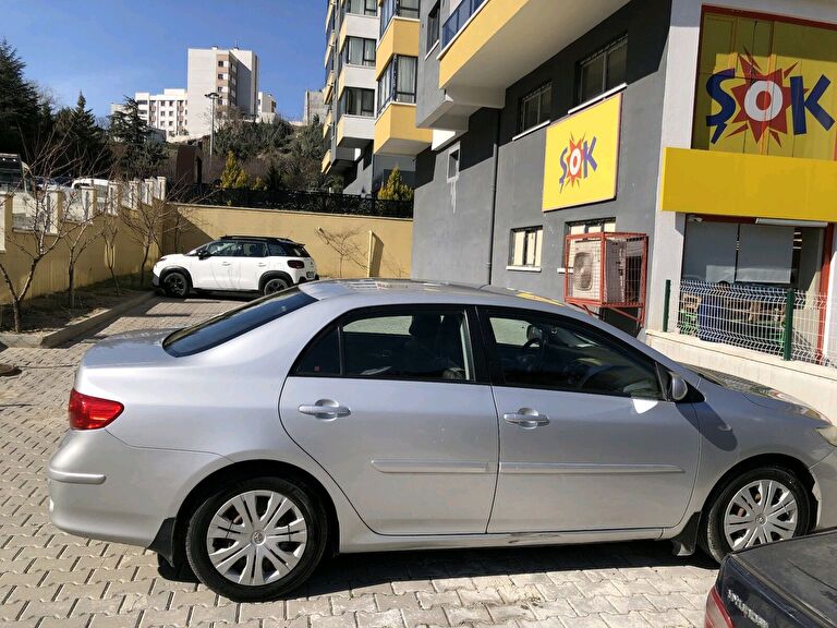 TOYOTA COROLLA
