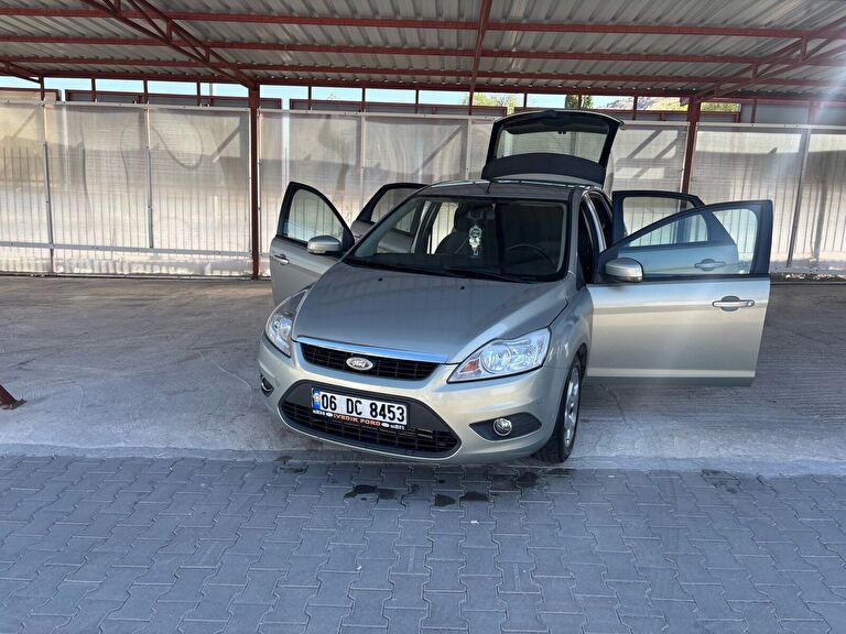 FORD FOCUS