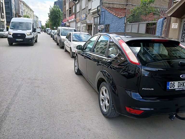 FORD FOCUS