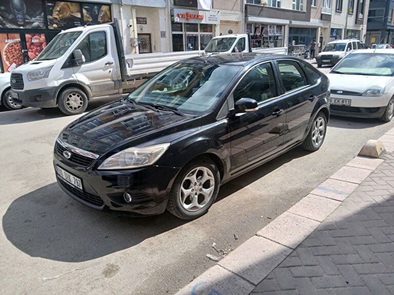 FORD FOCUS