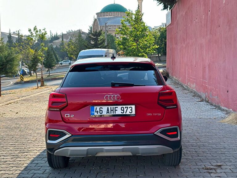AUDI Q2