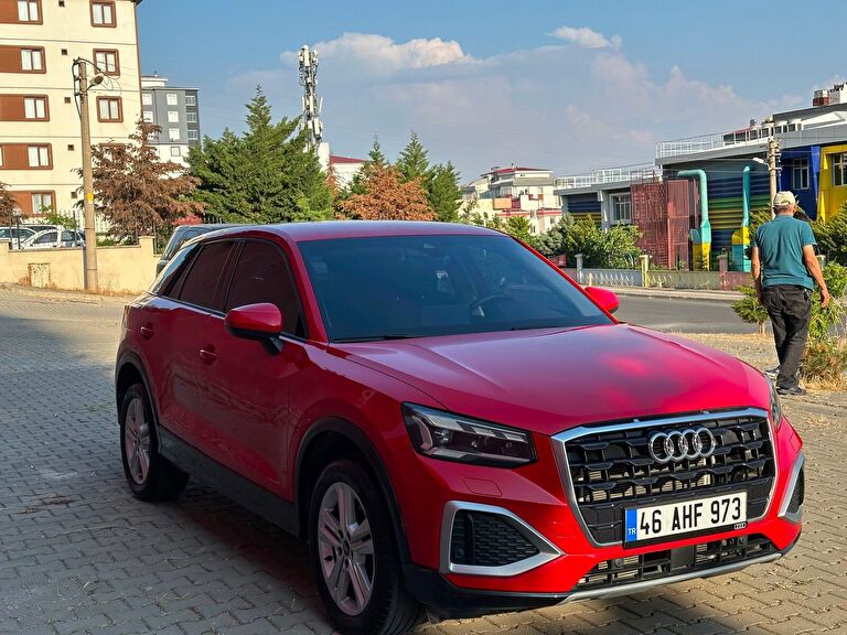 AUDI Q2
