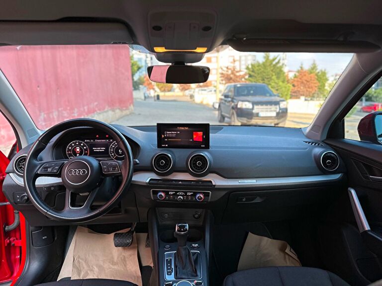 AUDI Q2