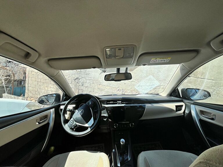 TOYOTA COROLLA