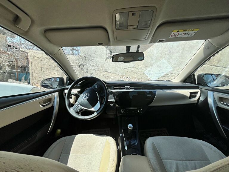 TOYOTA COROLLA