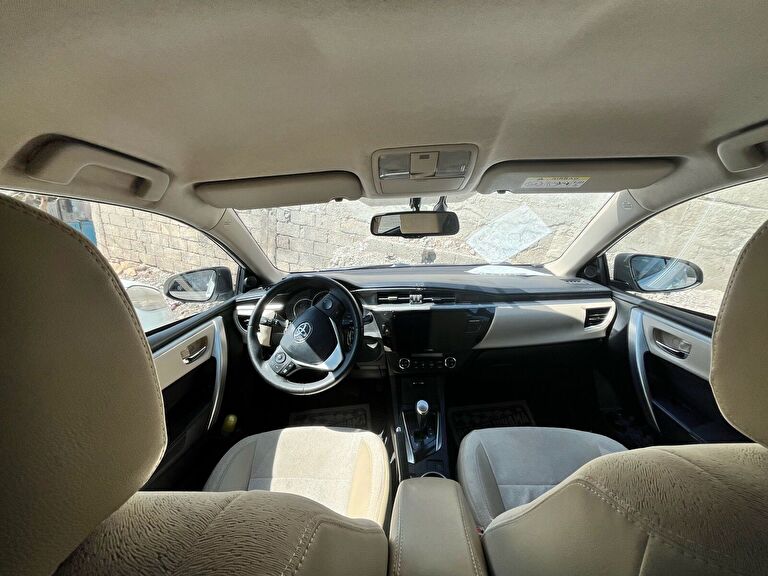 TOYOTA COROLLA