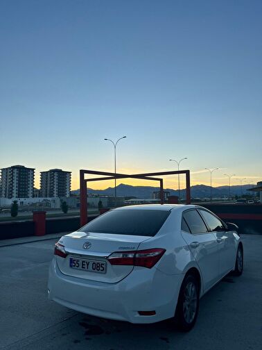TOYOTA COROLLA