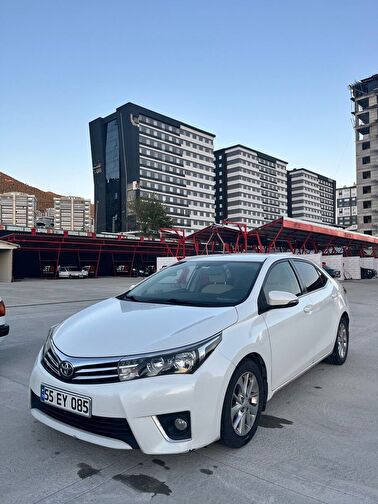 TOYOTA COROLLA