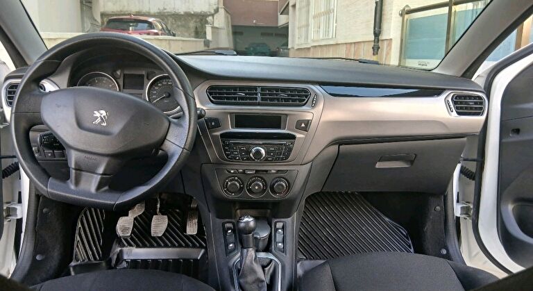 PEUGEOT 301