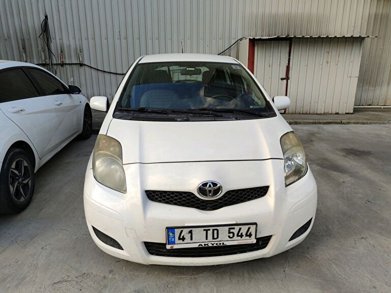 TOYOTA YARIS