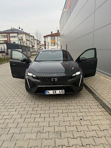 PEUGEOT 408