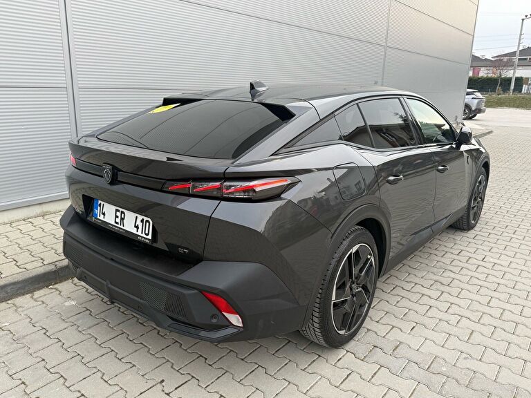 PEUGEOT 408