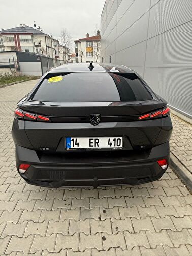 PEUGEOT 408