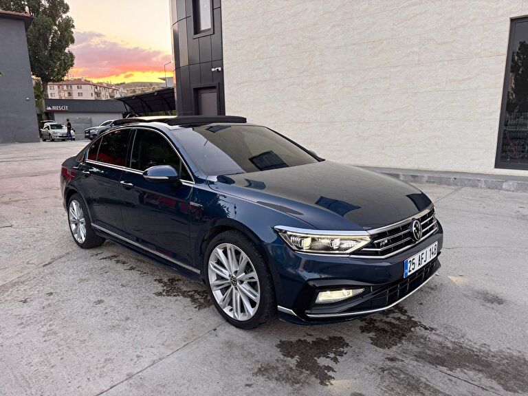 VOLKSWAGEN PASSAT