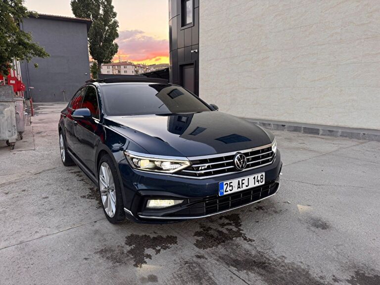 VOLKSWAGEN PASSAT
