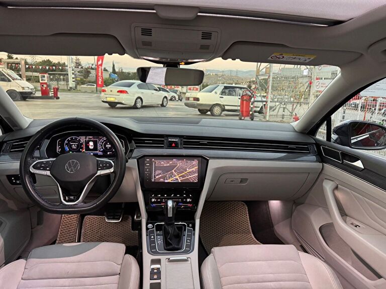 VOLKSWAGEN PASSAT