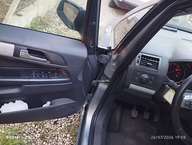 OPEL ZAFIRA