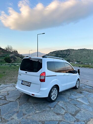FORD TOURNEO COURIER