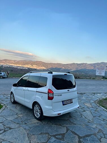 FORD TOURNEO COURIER