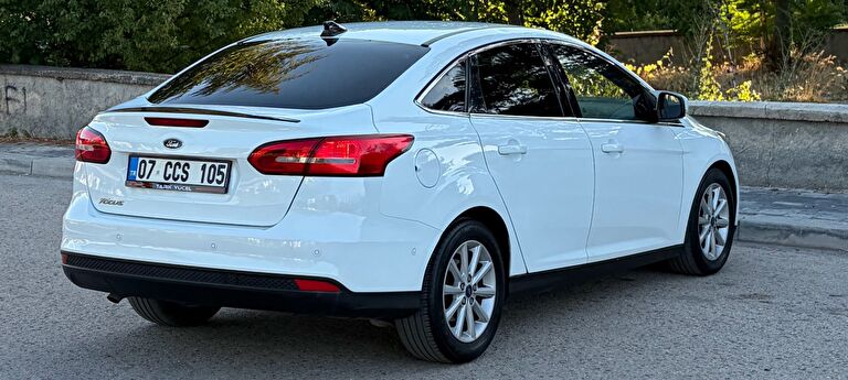 FORD FOCUS
