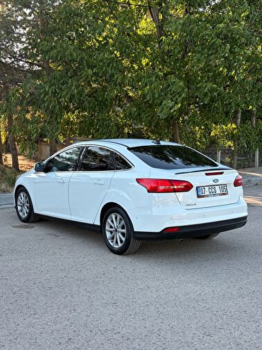 FORD FOCUS