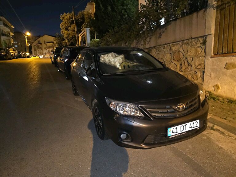 TOYOTA COROLLA