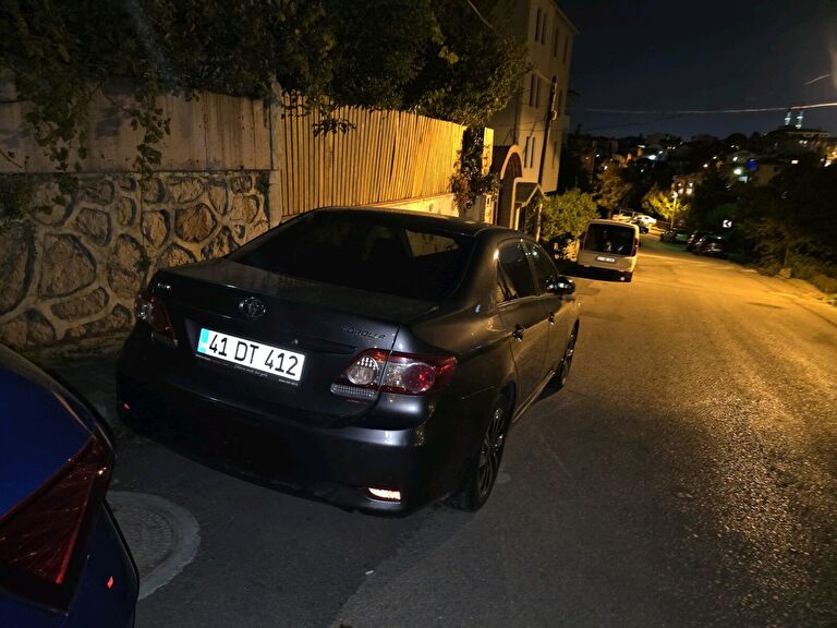TOYOTA COROLLA