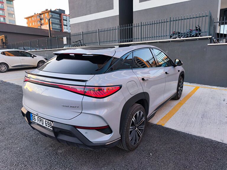 BYD SEALION 7