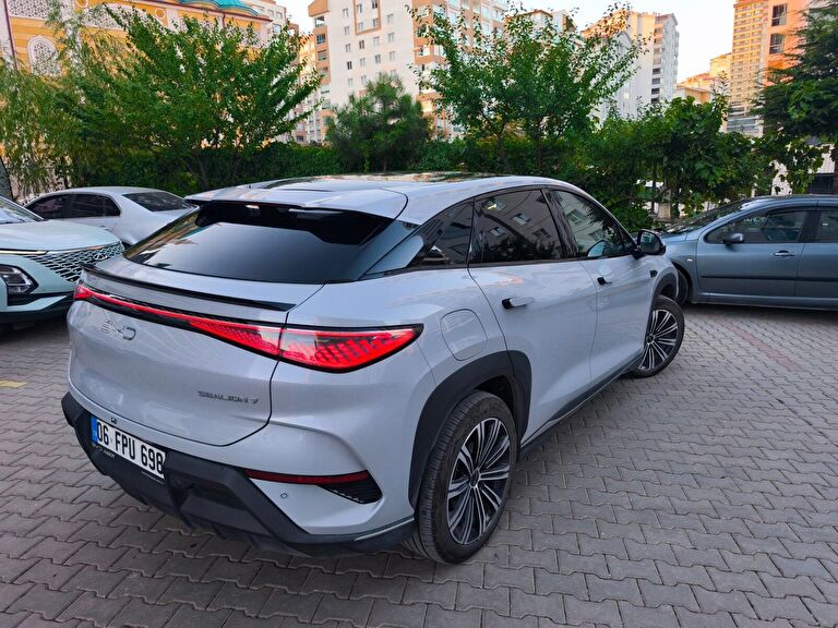 BYD SEALION 7