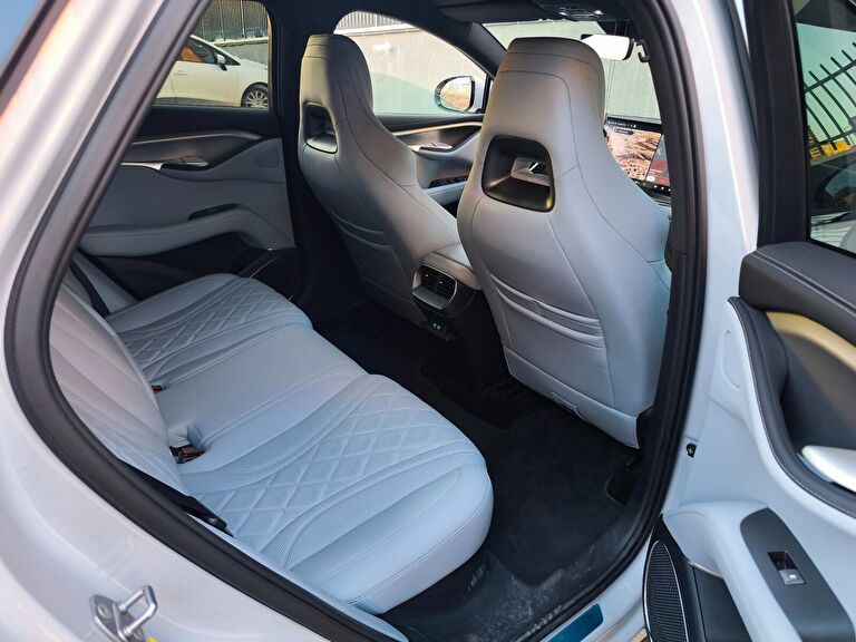 BYD SEALION 7