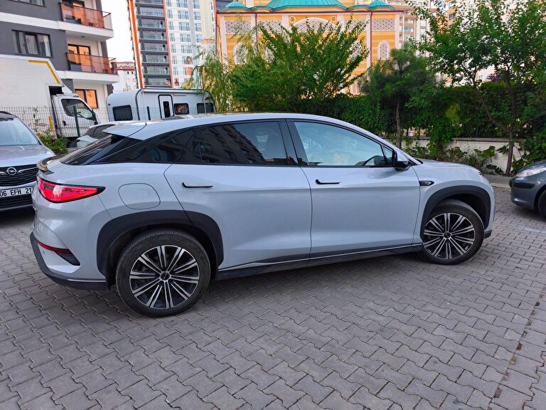 BYD SEALION 7